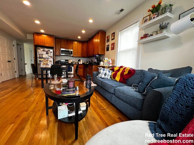 84 Linden St Unit 2