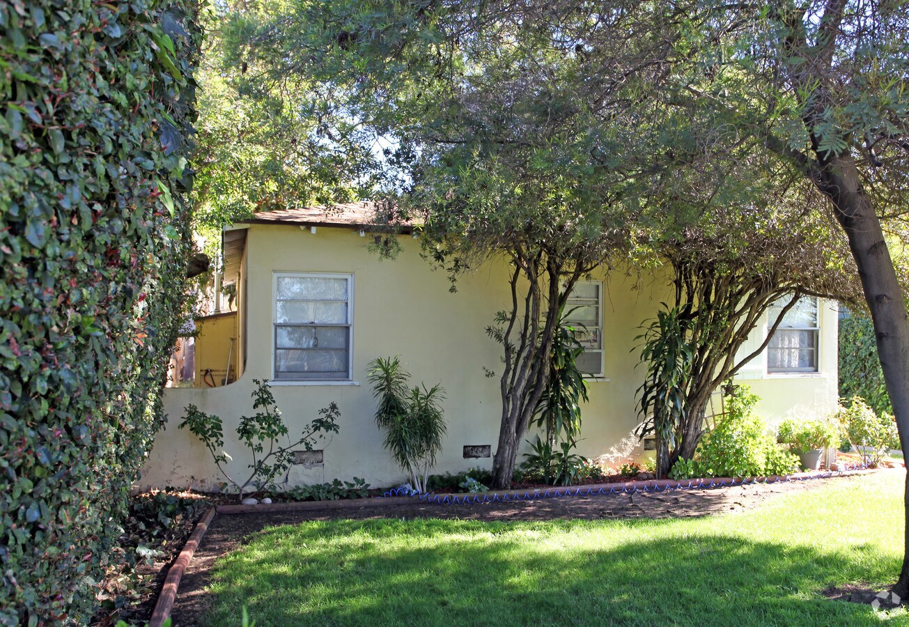 Photo - 4631 Hamilton St