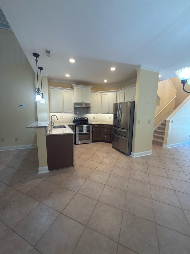 Photo - 715 Botany Loop