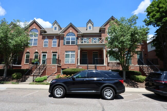 Building Photo - 39460 Springwater Dr Unit 39460 Springwater