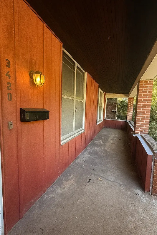 Photo - 3420 Alberta St