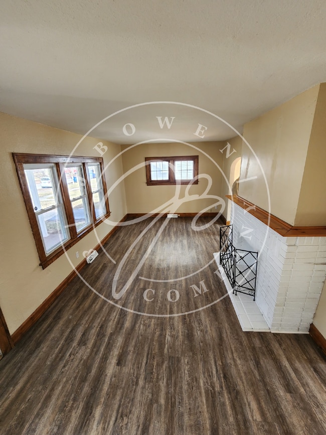 Photo - 3 bed 1 bath over 1200 Sq ft. and full basement!