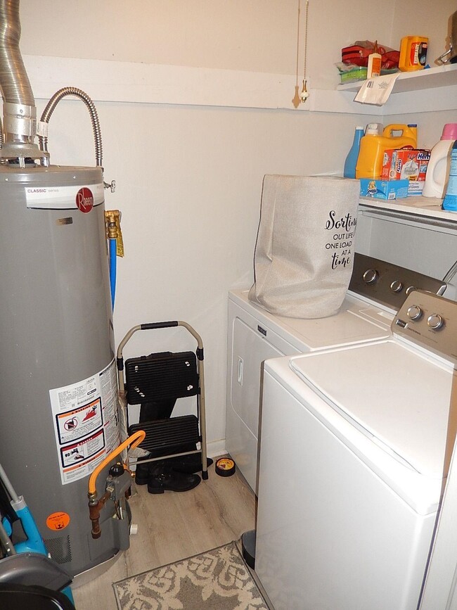 Photo - 1409 Glenda Dr