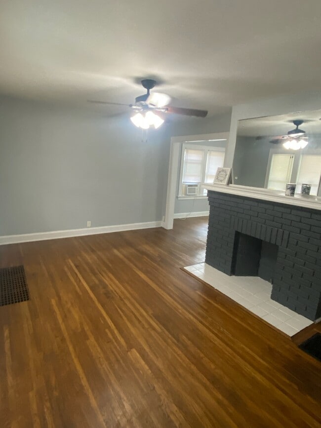 Photo - 624 E Gates St