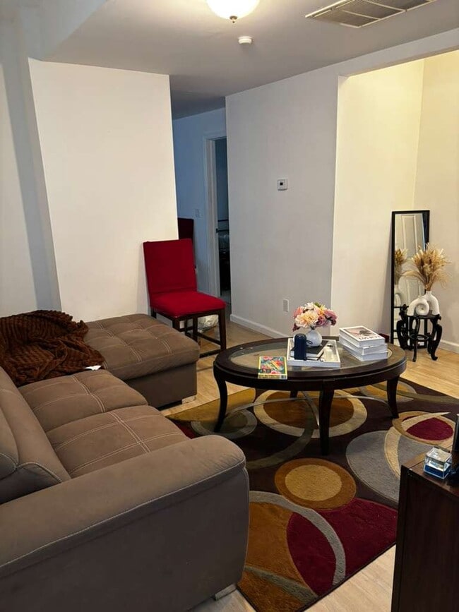 Building Photo - 60 S 12th St Unit 1