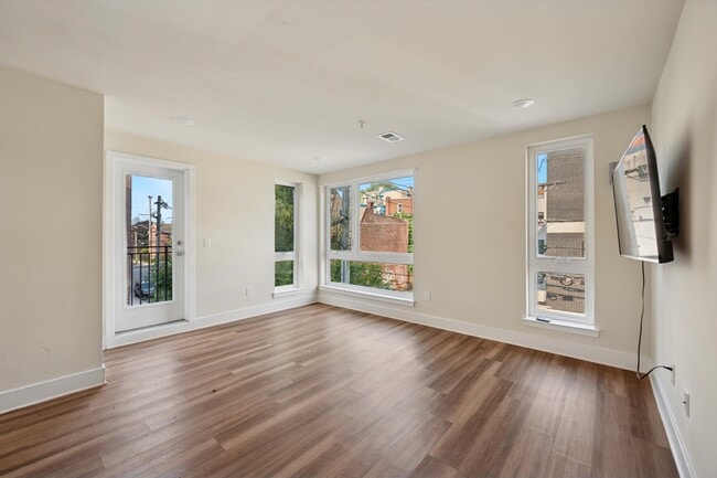 Photo - 1519 N Sydenham St Unit B