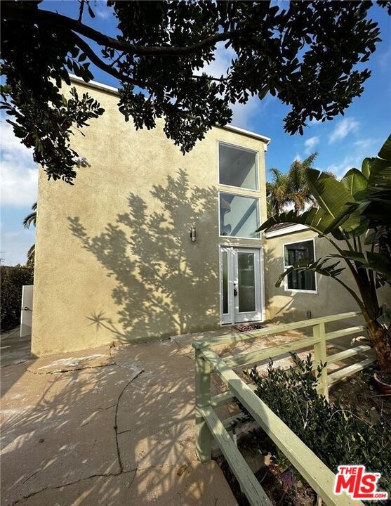 Building Photo - 665 W Palm Ave Rental