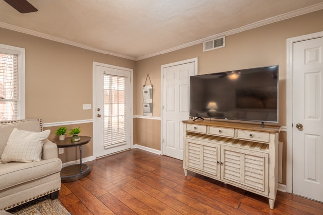 Photo - 510 E Gillespie St Unit E 25