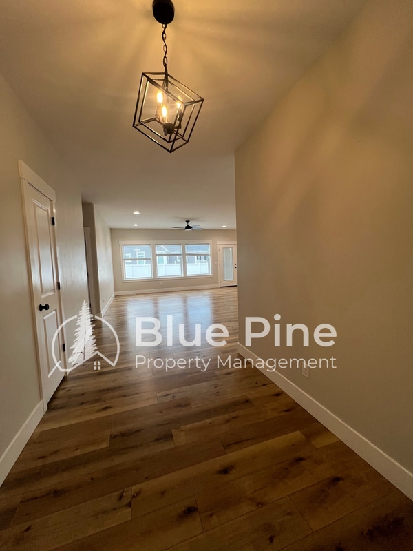 Photo - 1104 Cypress Loop