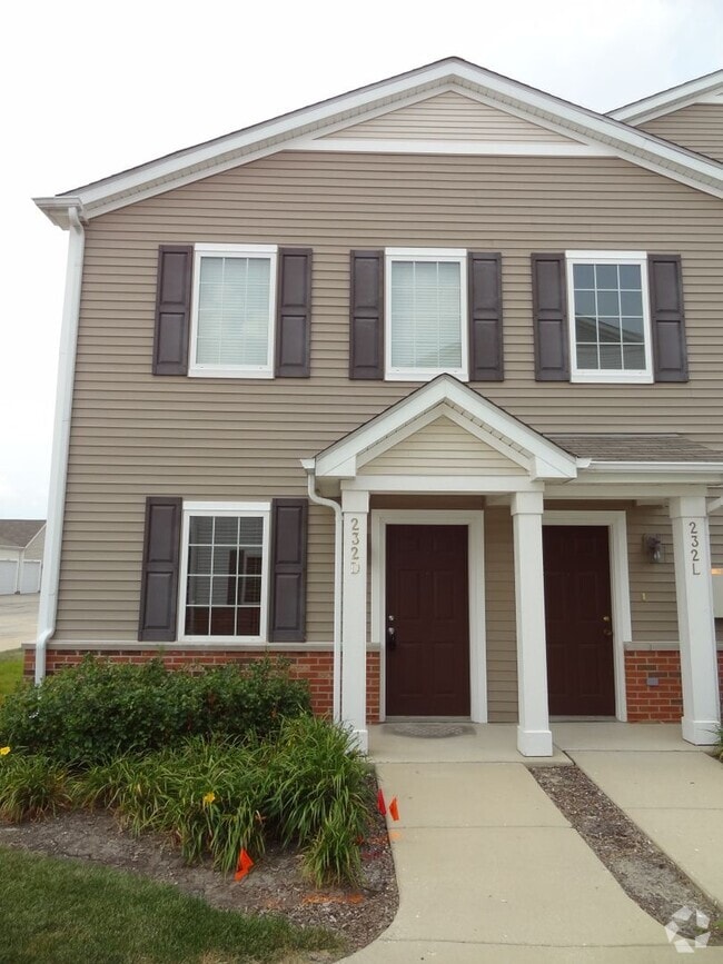 Building Photo - Wonderful 2 bed 2 bath family home. One ca...