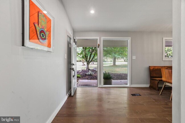Photo - 1004 Mercer Rd