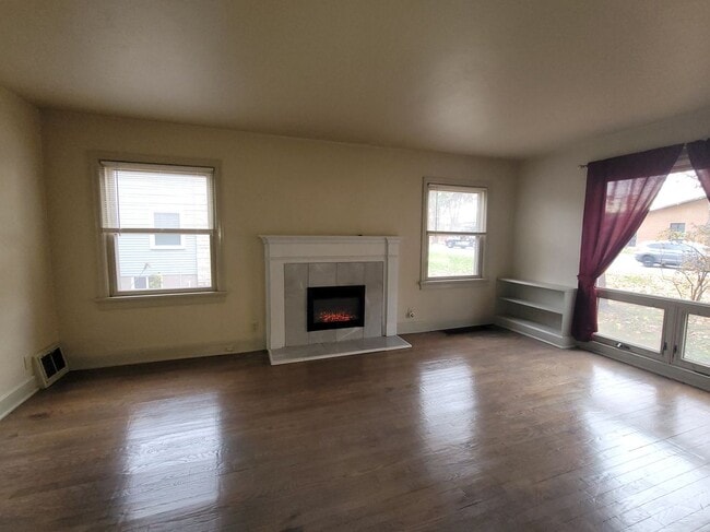 Photo - 1731 Deckner Ave