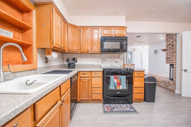 Photo - 4500 Elaine Pl Unidad ID1094209P