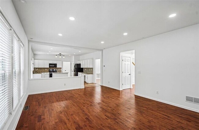 Photo - 5157 Wellisford Ct NW