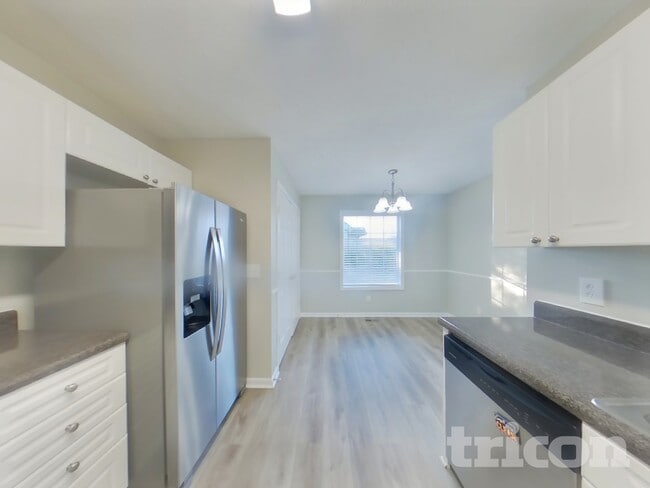 Photo - 121 Willowleaf Ln