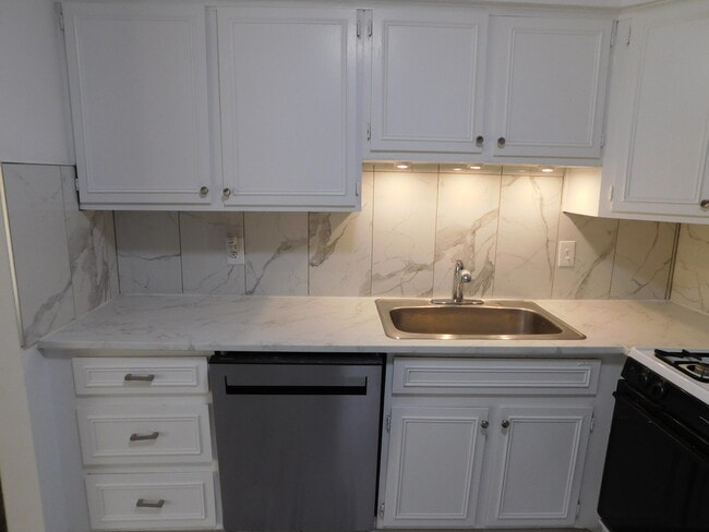 Photo - 490 N Fox Hills Dr Unit 1