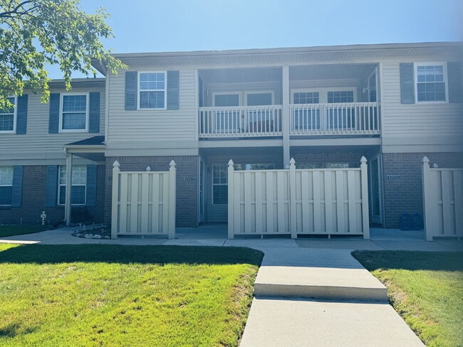 Building Photo - Fully Renovated 2BD/2BA in Top-Rated Northville Schools | Water, HOA & Fitness Included!
OWNER SP...