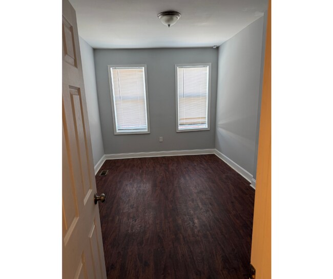 Photo - 5336 Cordelia Ave Unit 1A AVAILABLE W/PRIV BATH $800