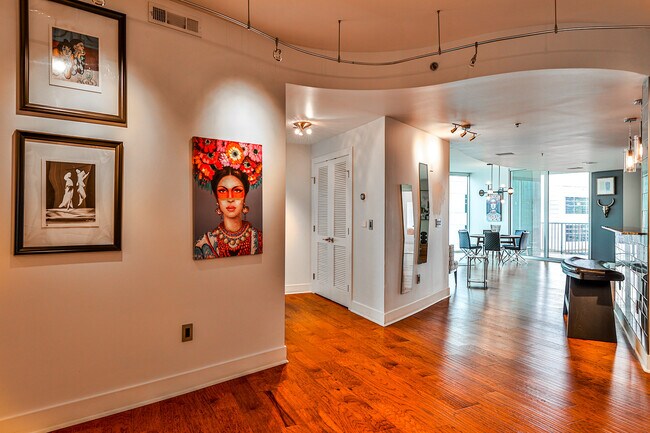 Photo - 20 10th St NE