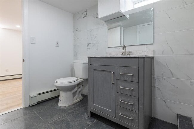 Photo - 205 Ives St