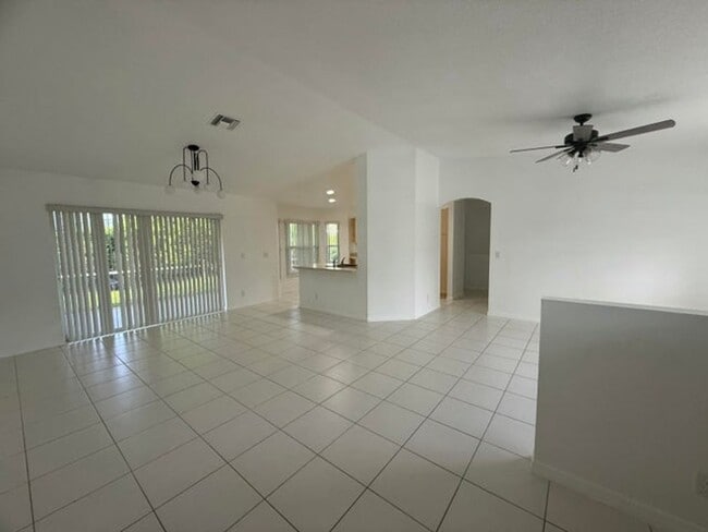 Photo - 100 Cocoplum Cir