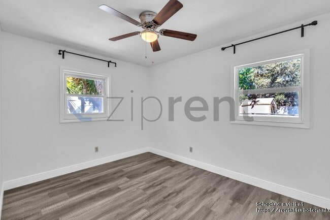 Photo - 3321 W Iowa Ave
