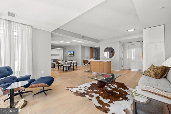 Photo - 920 I St NW Unidad 504-505