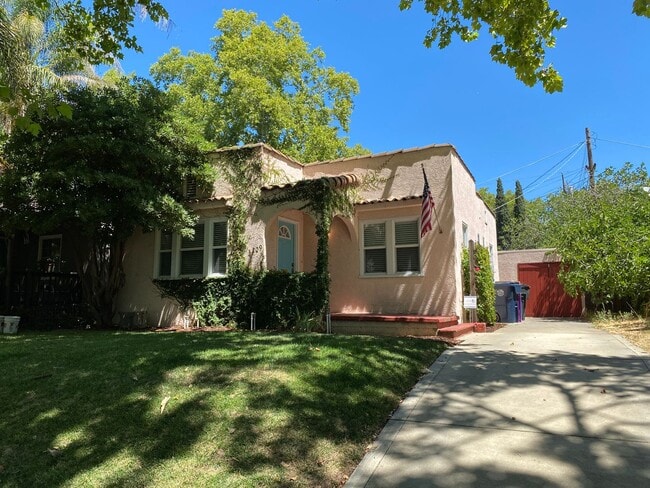 Photo - Charming 2 bed/1 bath cottage only 2 blocks from McKinley Park -Available in the beginning of July!