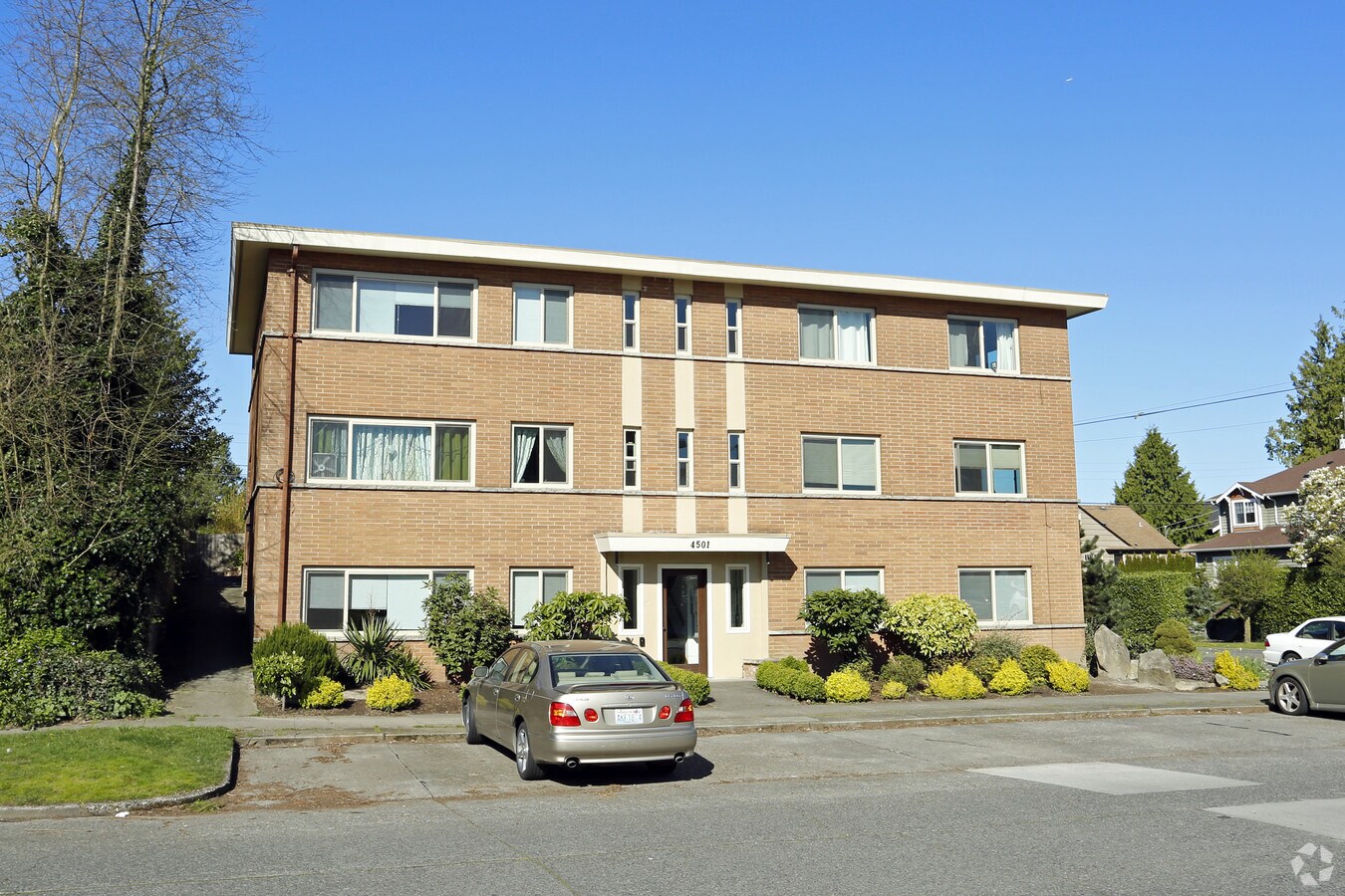 Photo - 4501 SW Admiral Way