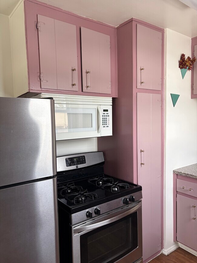 5323 Hermitage Ave Unit 6