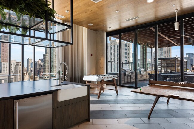 Photo - 829 N Clark St Unit ID1029588P