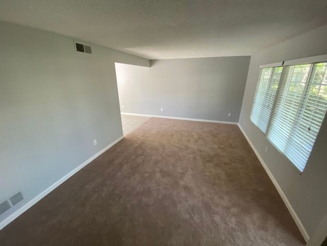 Photo - 3 Bedroom 1.5 Bath Townhome Near River Access