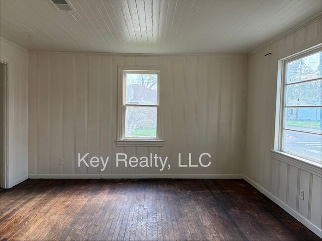 Photo - 3204 Monroe St