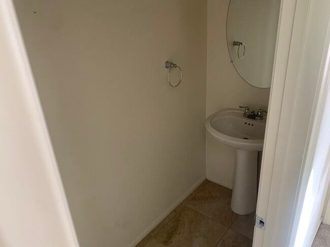 Building Photo - 1230 Hopespring Loop Ave