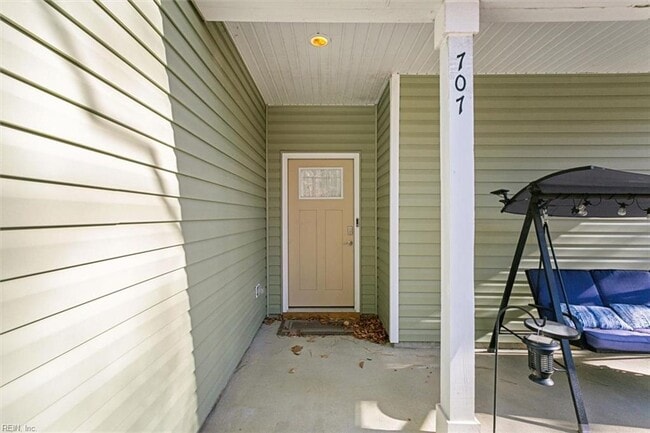 Photo - 707 Goosley Rd House