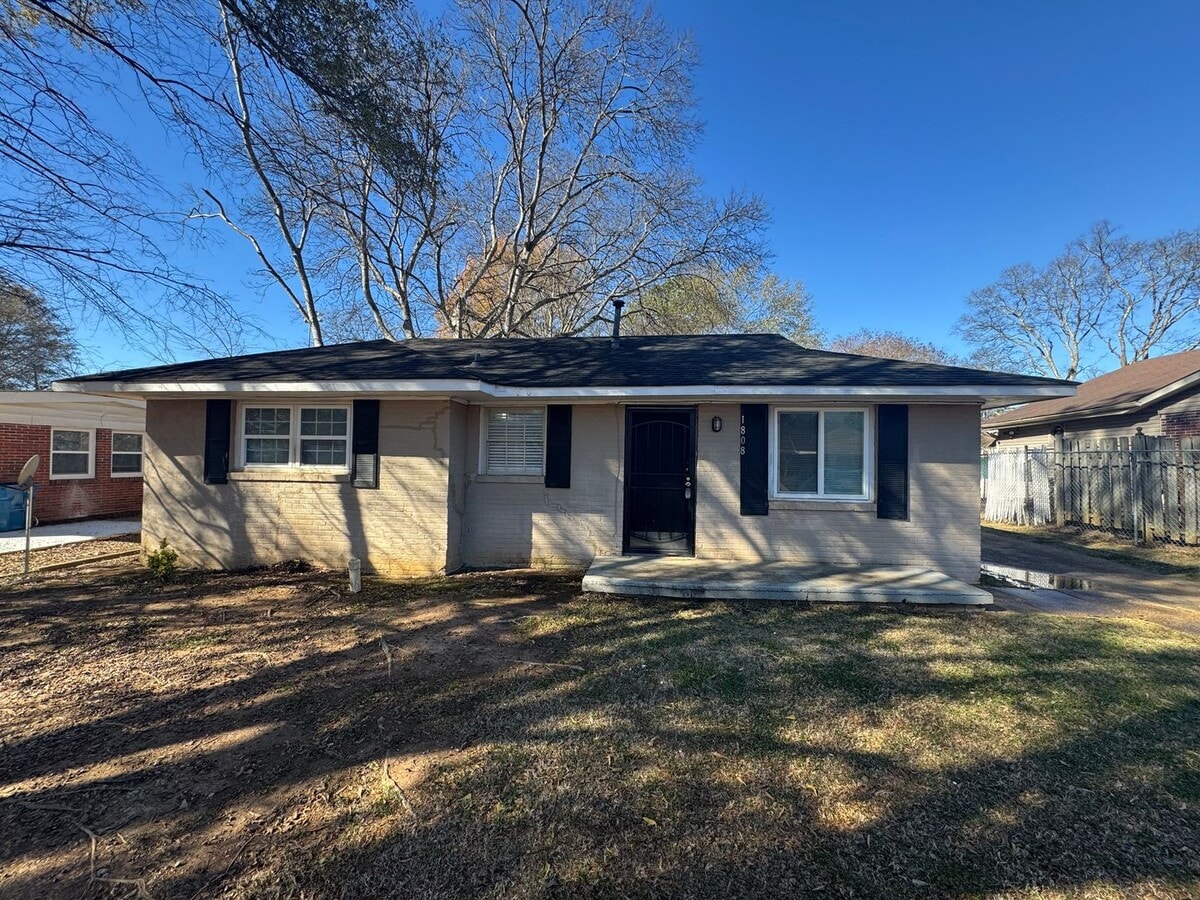 Photo - Birmingham/ Midfield