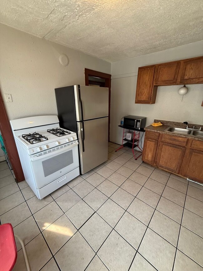 Photo - 3600-02 N Vel R Phillips Unit Upper