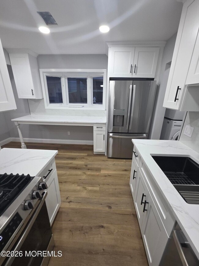 Photo - 110 17th Ave