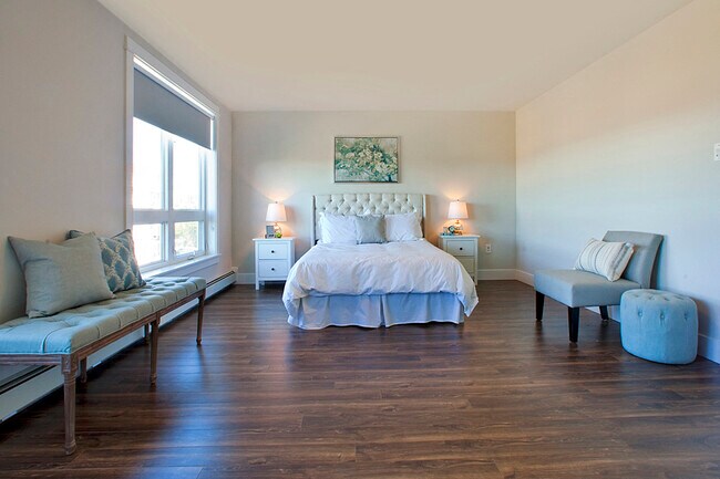 Photo - Amesbury Gate