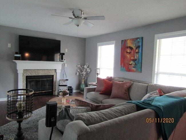 Photo - 802 Greenview Cir