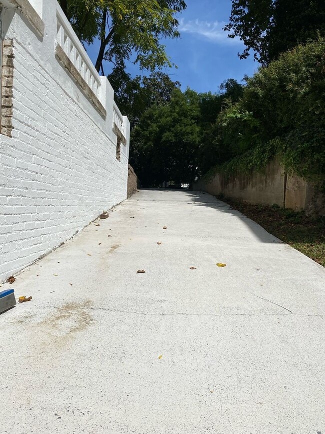 Photo - 2209 Rivermont Ave Unit Terrace Apartment