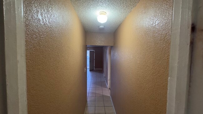 1387 E 49th St Unidad 1387 E 49th St