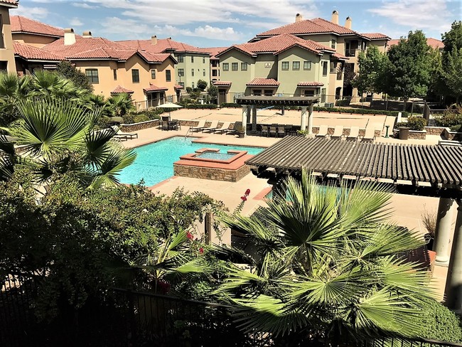 Photo - Castilleja Apartments