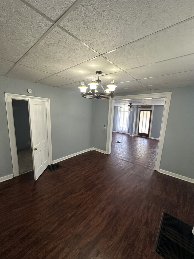 Photo - 1305 W Jefferson St Unidad Lower