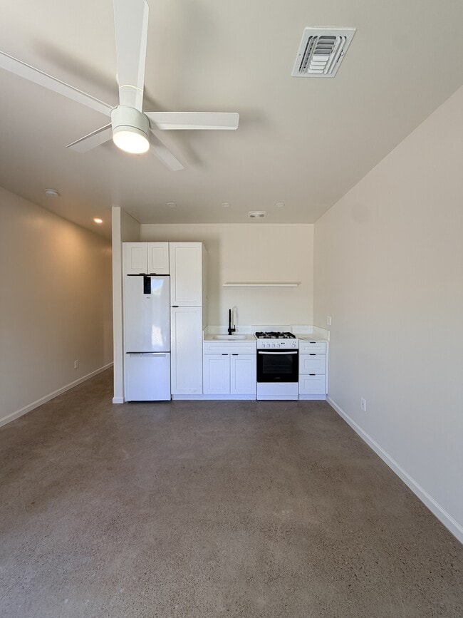 Building Photo - 1717 W Berridge Ln