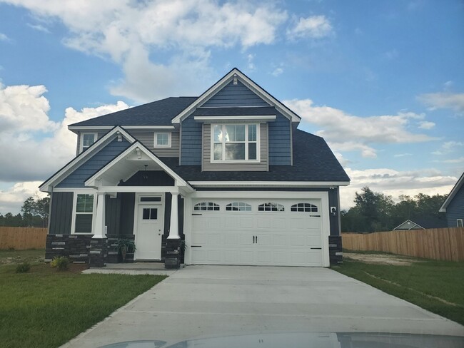 Almost new home close to downtown Ludowici. - Almost new home close to downtown Ludowici.