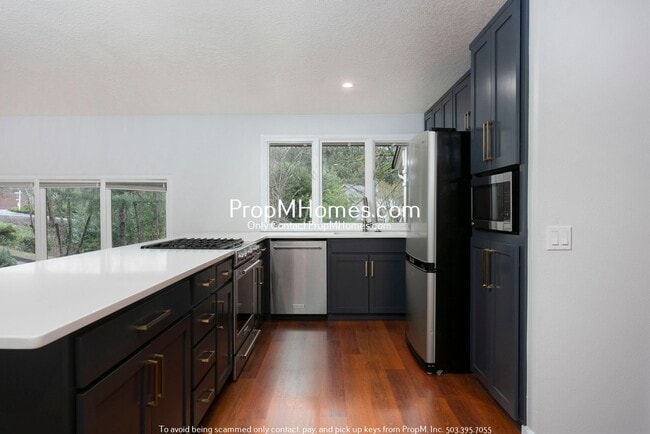 Photo - Updated Three Bedroom Gem in Lake Oswego!