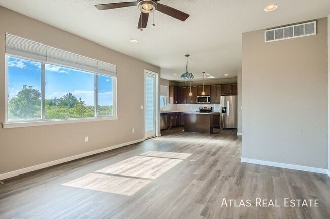 Photo - 1121 104th Ave