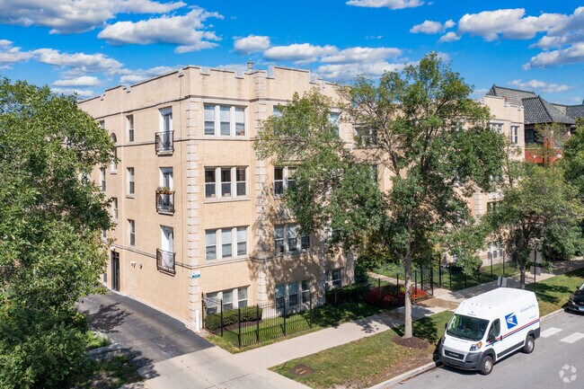 1118-28 E. Hyde Park Blvd.