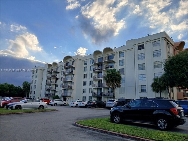 Building Photo - 9310 Fontainebleau Blvd Unit 110